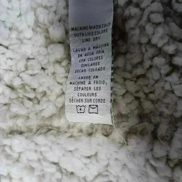 Thread & Supply  plaid & Shearling Vest. Size s - Picture 6 of 7